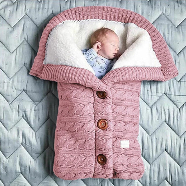 Gestrickter Baby Winterschlafsack 0-12 Monate mit Knöpfen